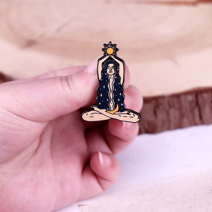 Broche de esmalte de la Diosa Celestial Sol y Luna para mujer