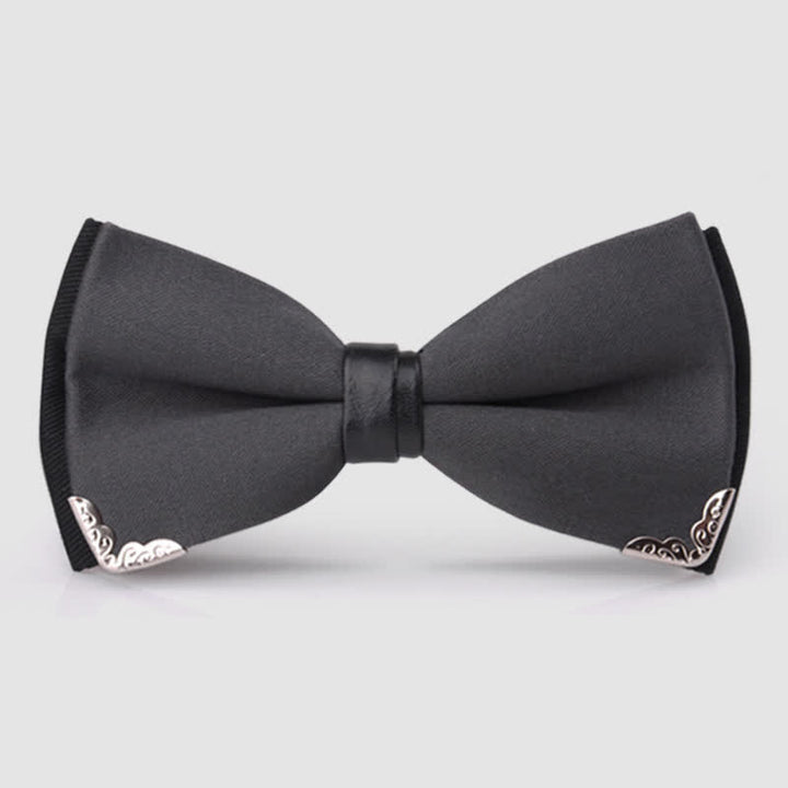 Pajarita elegante con detalles de metal dorado para hombre