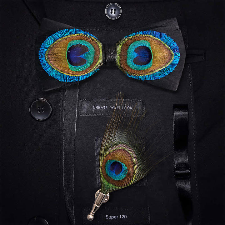 Pajarita de plumas con ojos de pavo real azul y negro