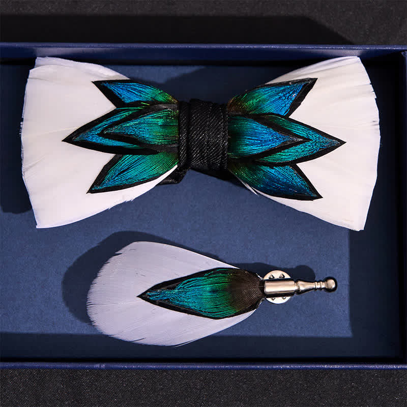 Pajarita de plumas azul cian y blanco crema