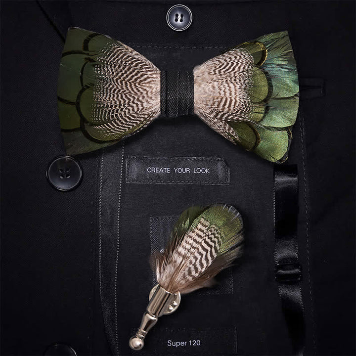 Pajarita con plumas de pato silvestre verde y blanco y broche de solapa