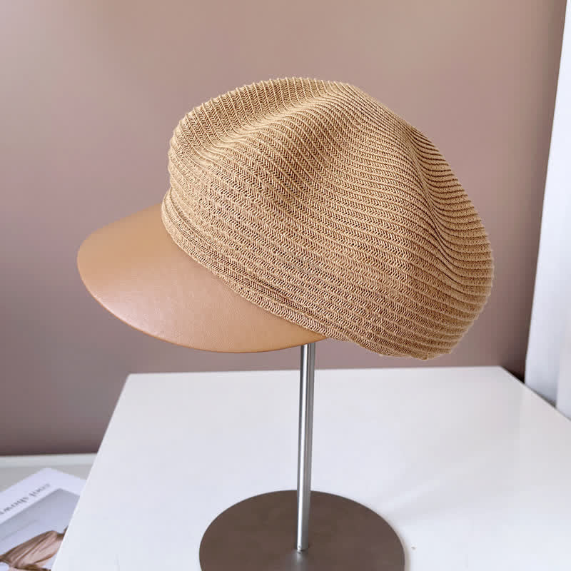 Boina de paja con panel de ala de cuero sintético para mujer