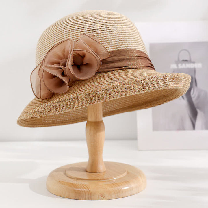 Hermoso sombrero de paja con cinta de flores arrugadas para mujer