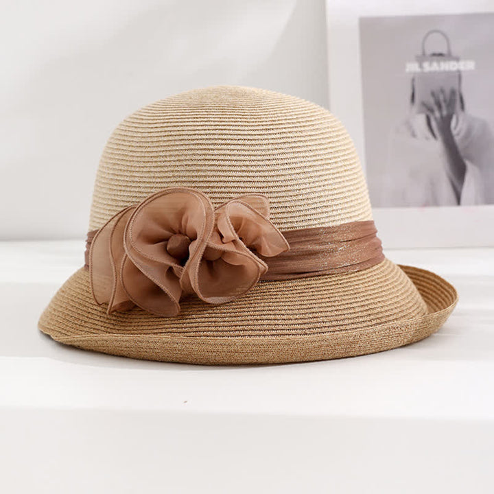 Hermoso sombrero de paja con cinta de flores arrugadas para mujer