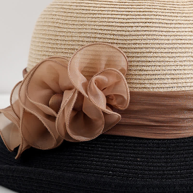 Hermoso sombrero de paja con cinta de flores arrugadas para mujer