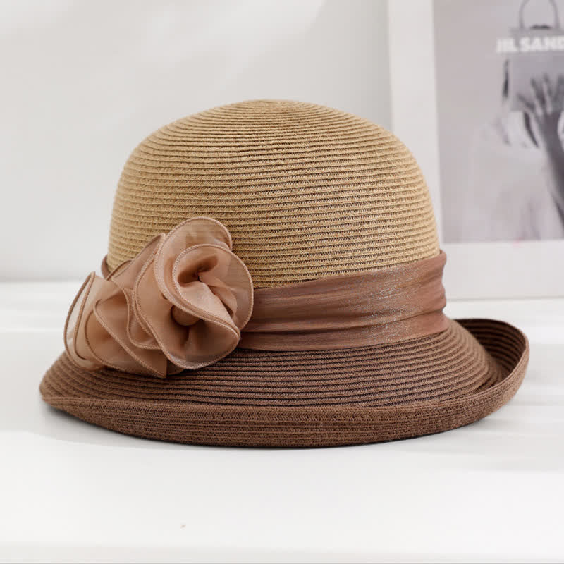 Hermoso sombrero de paja con cinta de flores arrugadas para mujer
