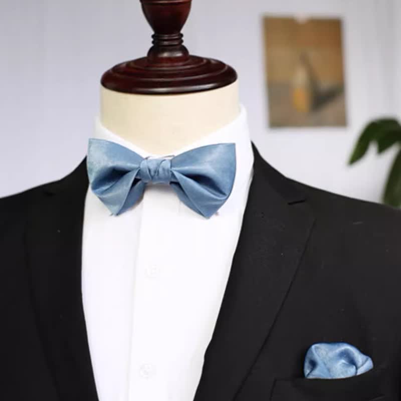 Pajarita fresca de color sólido azul neblina para hombre