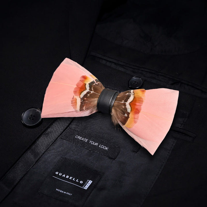 Pajarita con plumas rosas y alfiler de solapa para niños - image 4
