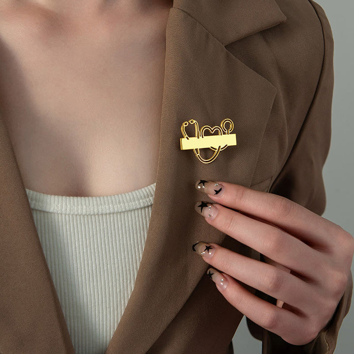 Broche de estetoscopio de tira larga dorado con tu nombre personalizado