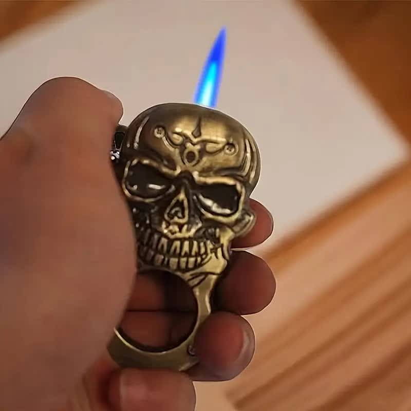 Llavero multifuncional con encendedor de butano y cara de calavera noble