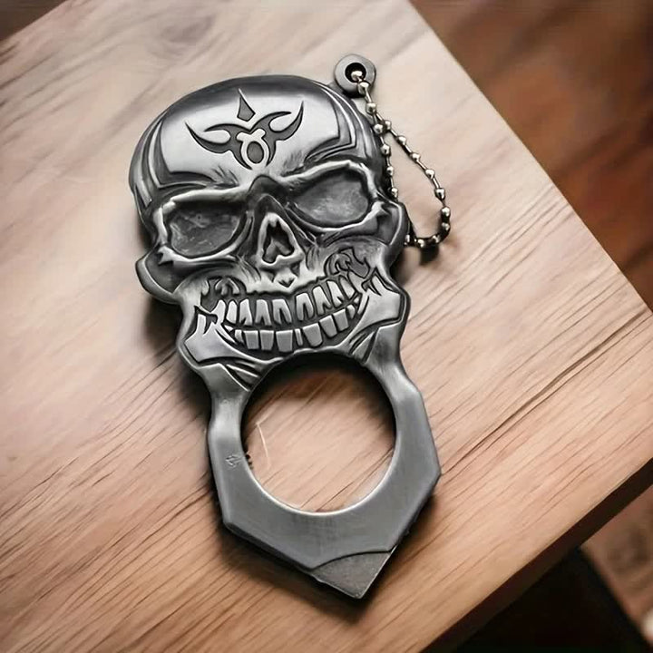 Llavero multifuncional con encendedor de butano y cara de calavera noble