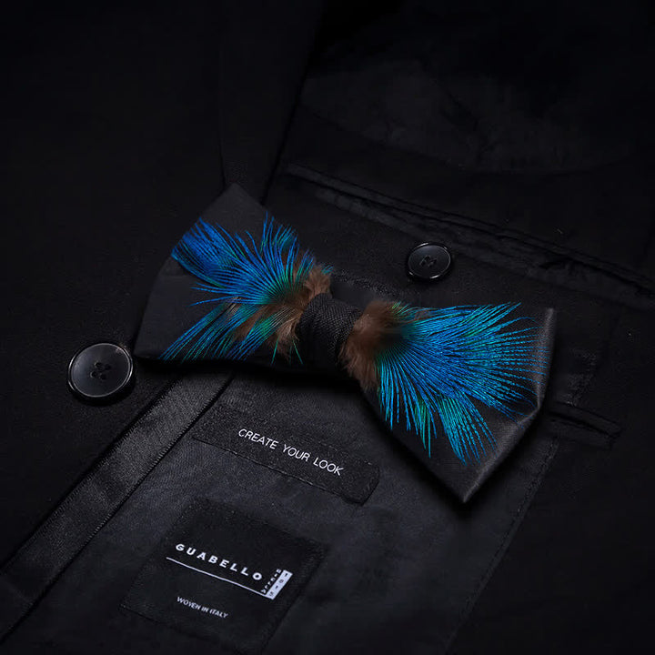 Pajarita elegante con plumas azules y negras