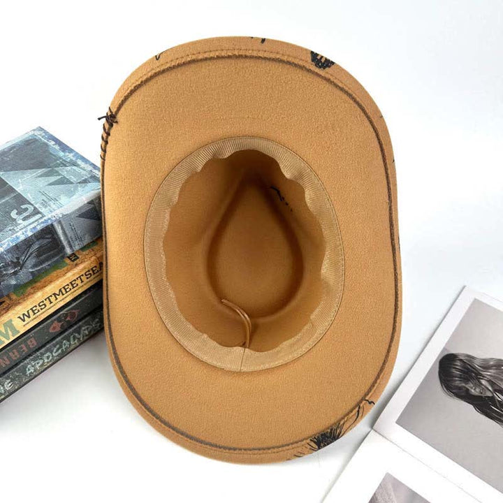 Sombrero de vaquero con correa étnica y decoración de plumas de girasol del oeste