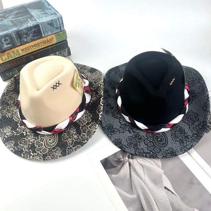 Sombrero de vaquero con correa étnica y decoración de plumas de margarita en dos tonos