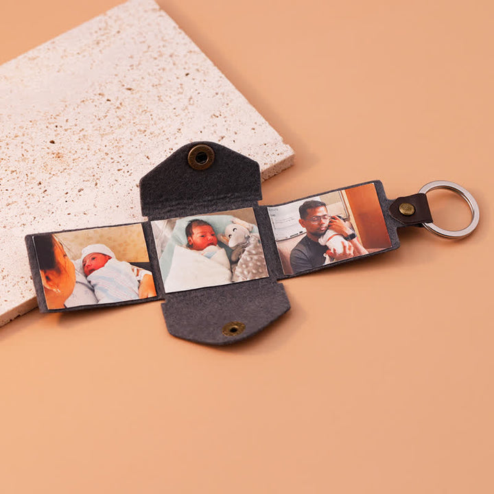 Llavero de cuero marrón personalizado con 3 fotos y texto tallado