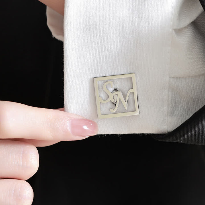1 par de gemelos de traje huecos con letras personalizadas cuadradas
