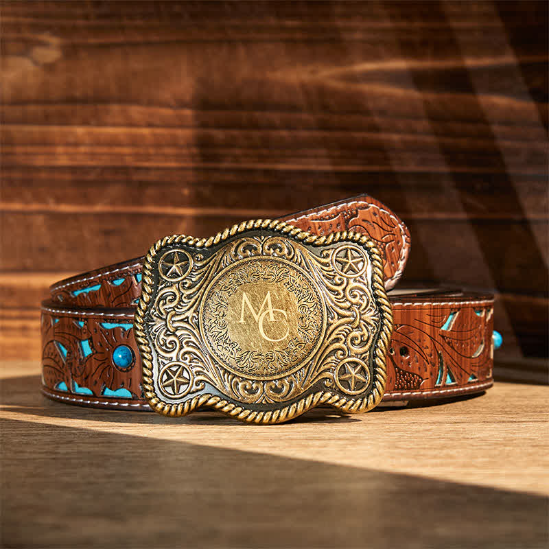Cinturón de cuero con hebilla estilo western, tallado a mano y con monograma personalizado