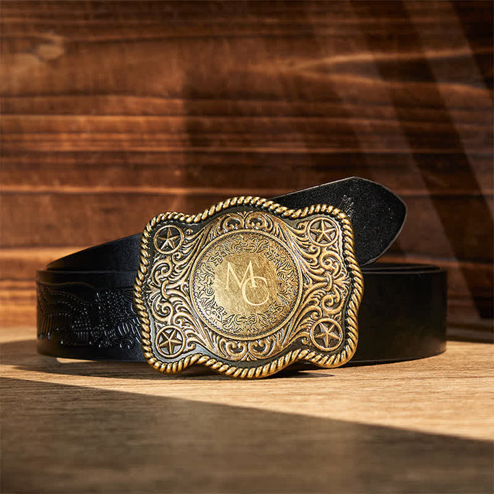 Cinturón de cuero con hebilla estilo western, tallado a mano y con monograma personalizado