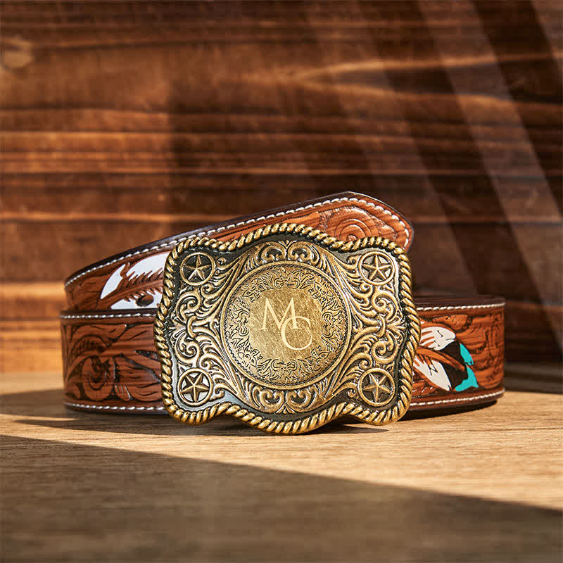 Cinturón de cuero con hebilla estilo western, tallado a mano y con monograma personalizado