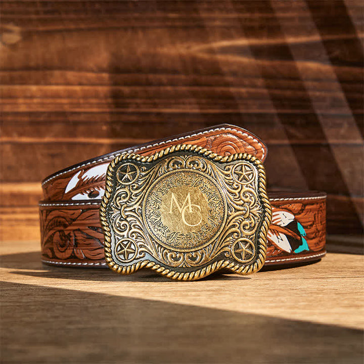 Cinturón de cuero con hebilla estilo western, tallado a mano y con monograma personalizado