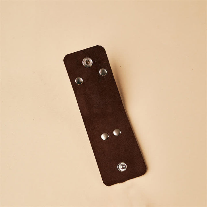 Llavero retro de cuero desgastado con trabilla para cinturón