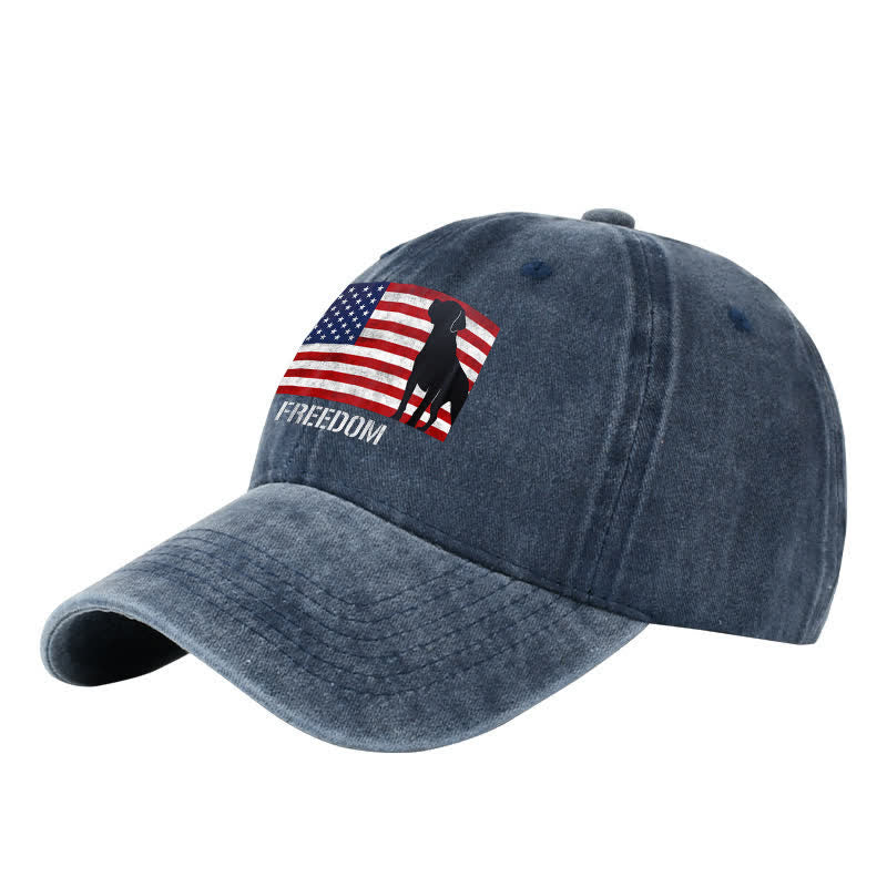 Gorra de béisbol ajustable bordada con la bandera estadounidense de perros y libertad