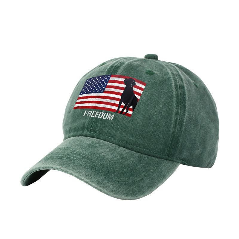 Gorra de béisbol ajustable bordada con la bandera estadounidense de perros y libertad
