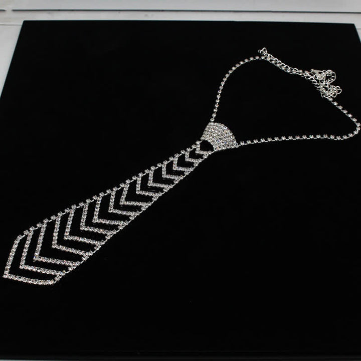 Collar de corbata creativo con diamantes de imitación de cristal y forma de rayas
