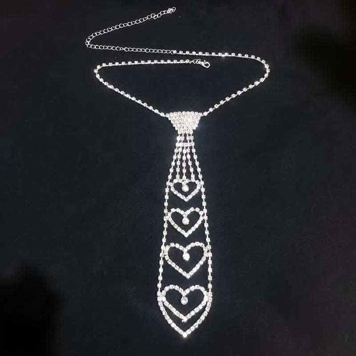 Collar de lujo con forma de corazón y diseño de corbata con diamantes de imitación