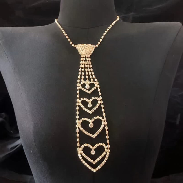 Collar de lujo con forma de corazón y diseño de corbata con diamantes de imitación