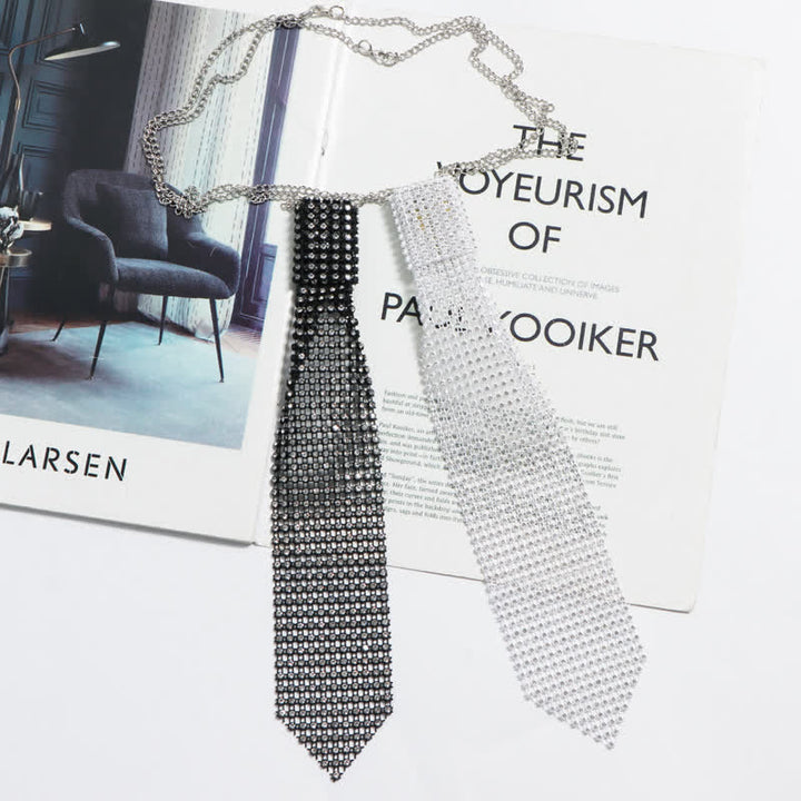 Collar de corbata creativo con diamantes de imitación ultrabrillantes