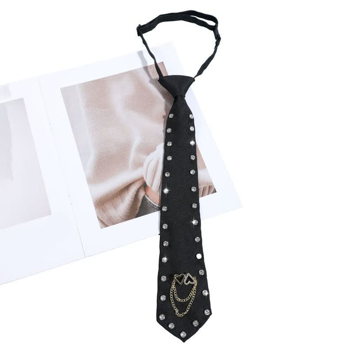 Corbata creativa pre-atada con tachuelas de diamantes de imitación negros