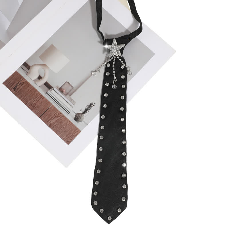 Corbata creativa pre-atada con tachuelas de diamantes de imitación negros
