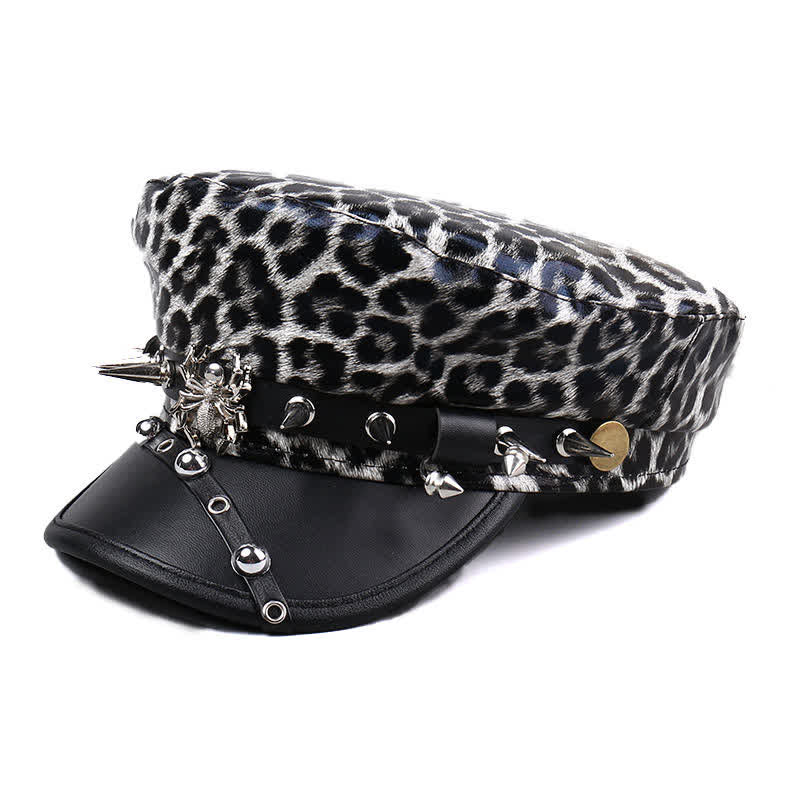 Boina de cuero con estampado de leopardo y remaches para mujer