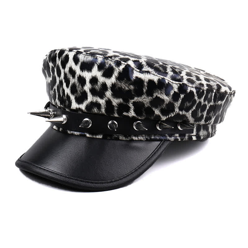 Boina de cuero con estampado de leopardo y remaches para mujer