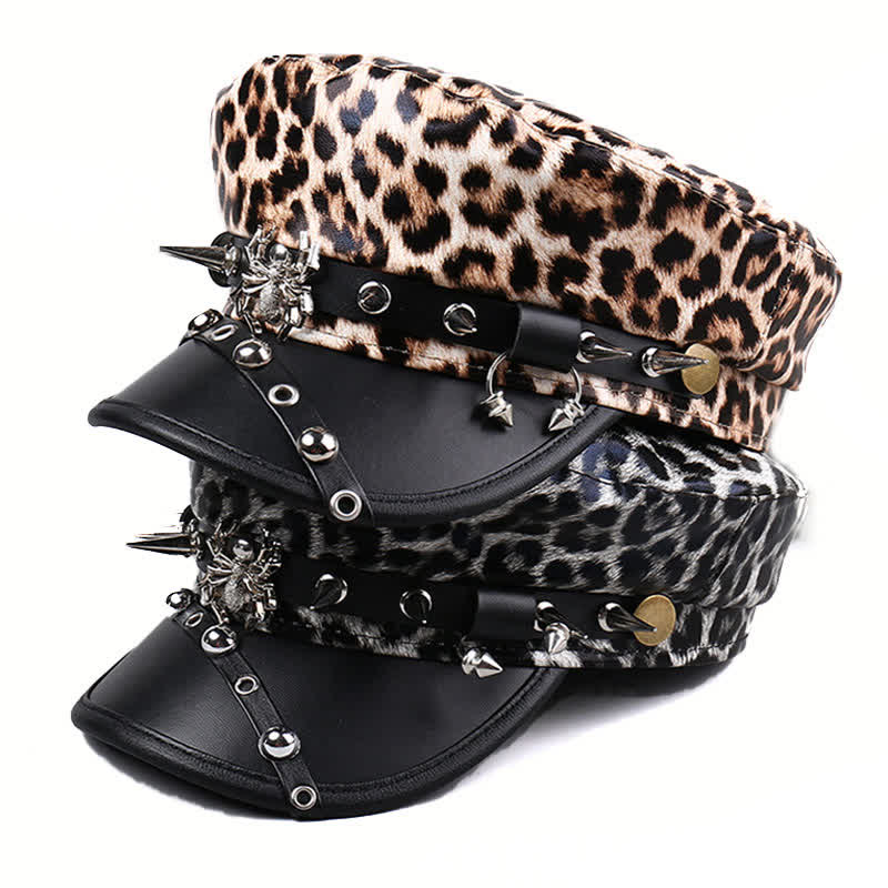 Boina de cuero con estampado de leopardo y remaches para mujer