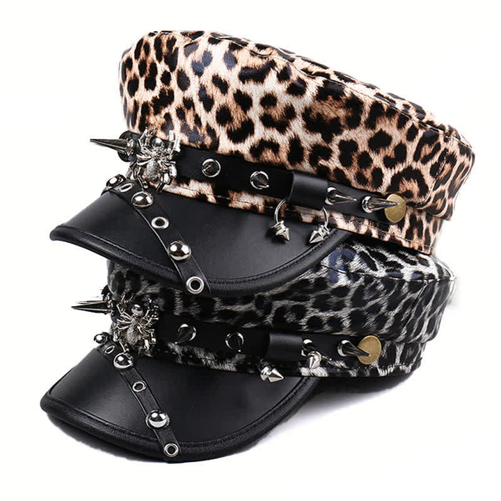 Boina de cuero con estampado de leopardo y remaches para mujer