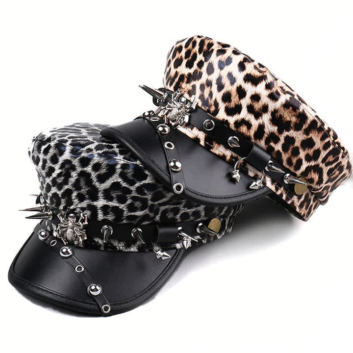 Boina de cuero con estampado de leopardo y remaches para mujer