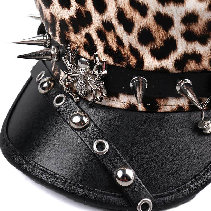 Boina de cuero con estampado de leopardo y remaches para mujer