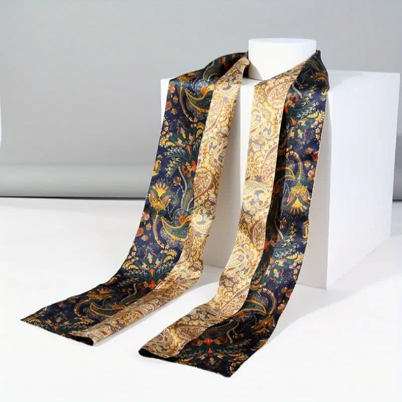 Bufanda larga y fina de seda reversible con diseño de cachemira en azul marino y dorado para hombre