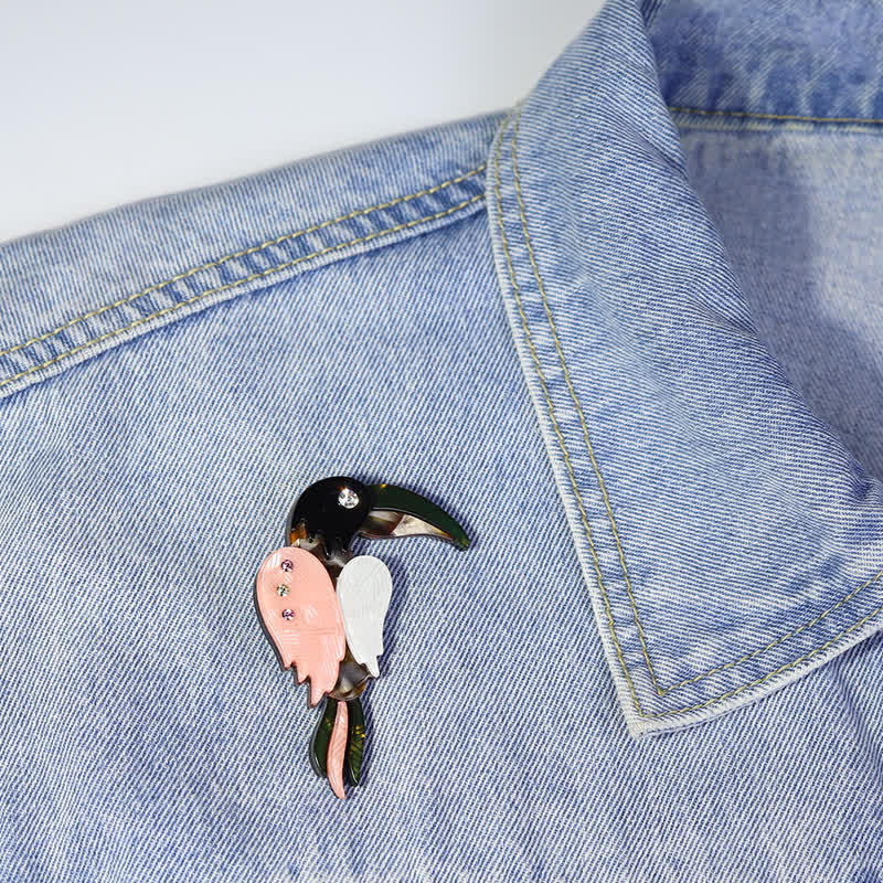Broche de acrílico hecho a mano con forma de pájaro carpintero de dibujos animados - image 2