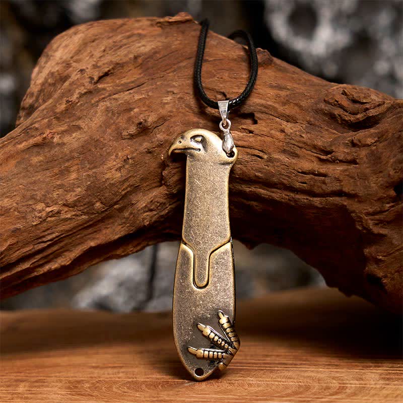 Collar con colgante multifunción y cuchillo oculto de Liberal Hawk