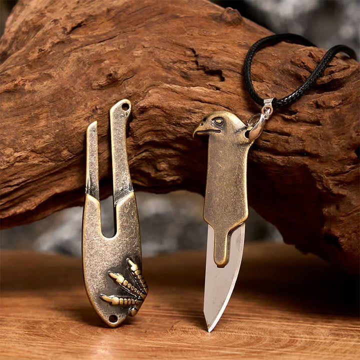 Collar con colgante multifunción y cuchillo oculto de Liberal Hawk