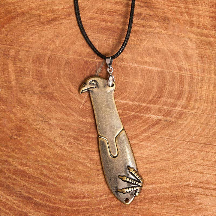 Collar con colgante multifunción y cuchillo oculto de Liberal Hawk