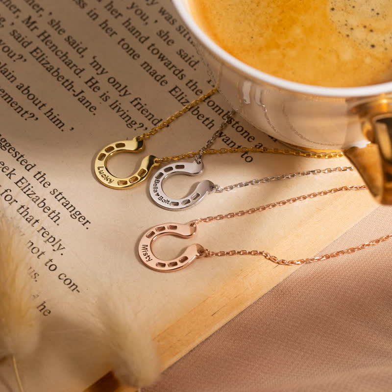Collar con colgante de herradura en forma de U de la suerte con nombre personalizado - Oro rosa - image 2