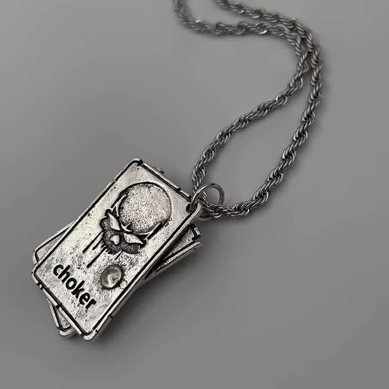 Collar unisex de metal con diseño de póker estilo hip hop - image 3