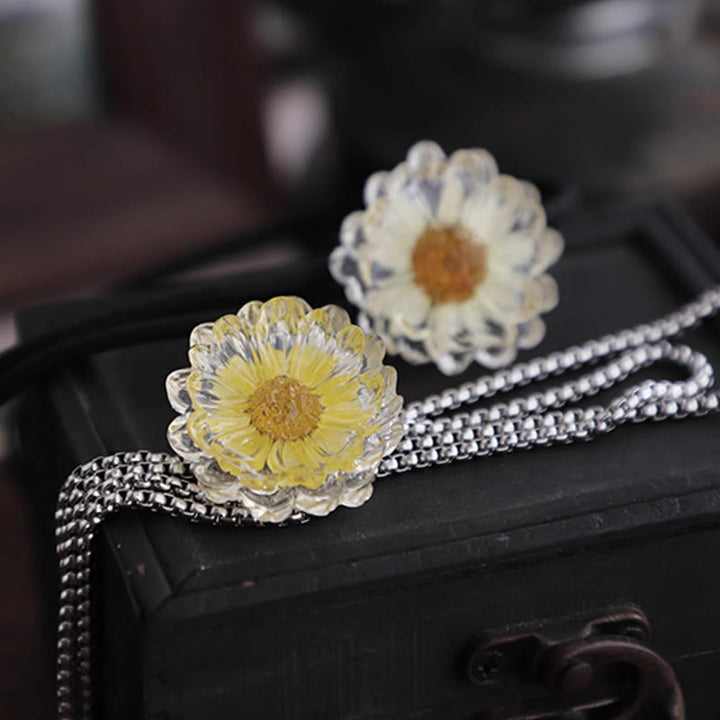 Corbata bolo para mujer hecha a mano con margaritas y flores secas - image 3