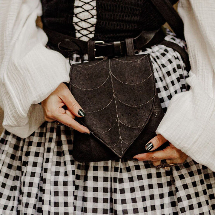 Riñonera vikinga para mujer con diseño de hoja retro de Halloween - Negro - image 1