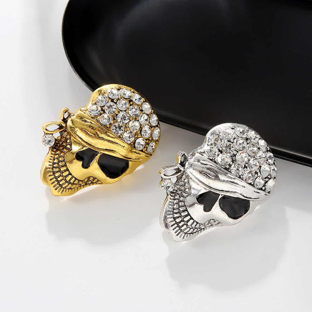 Broche de calavera pirata con diamantes divertidos para Halloween - image 1