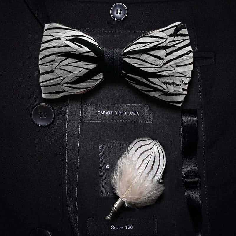 Pajarita con plumas y rayas de cebra en blanco y negro con prendedor de solapa - Adulto - image 0